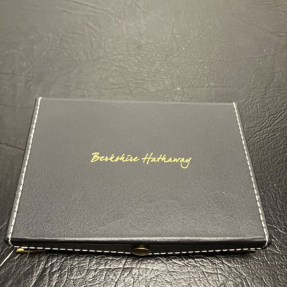 BERKSHIRE HATHAWAY Warren Buffett Shareholders Meeting Playing Cards Munger Rare